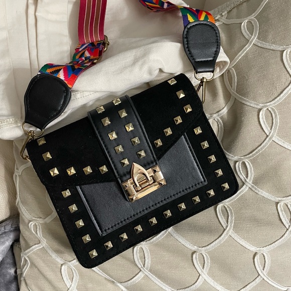 Crossbody Purse with guitar like strap - Picture 4 of 6